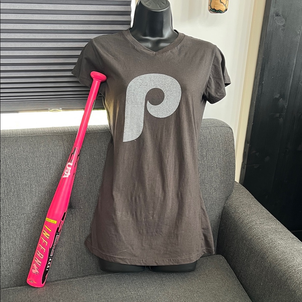 Black  V-Neck Phillies Graphic Tee